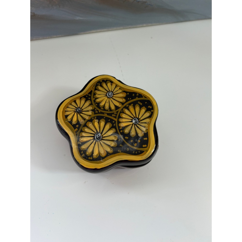 Vintage Hand Painted Terracotta Trinket Box Scalloped Flower Yellow Brown 4in - Picture 2 of 7